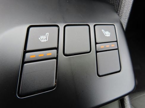 Certified 2025 Kia Sportage LX image 6