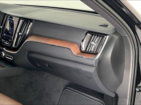 Certified 2023 Volvo XC60 B5 Plus w/ Protection Package Premier image 22