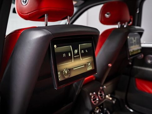 Used 2020 Rolls-Royce Cullinan image 6