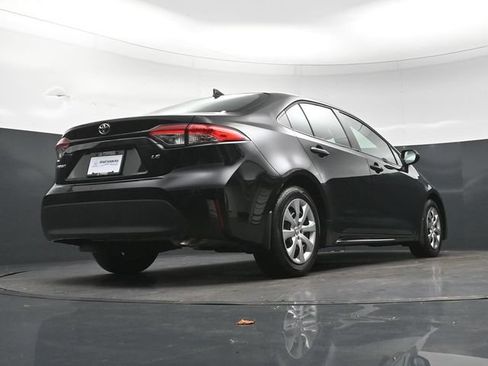 Used 2025 Toyota Corolla LE FWD image 29
