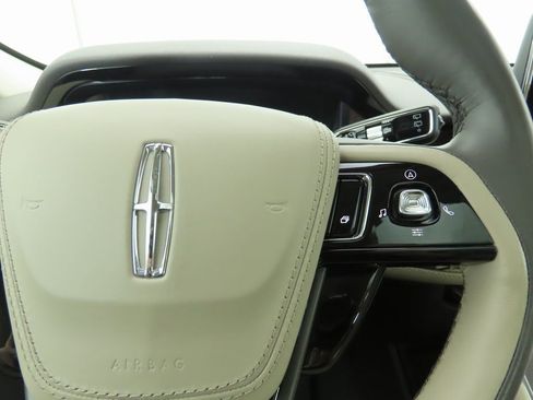 Used 2023 Lincoln Aviator Reserve w/ Equipment Group 201A image 12