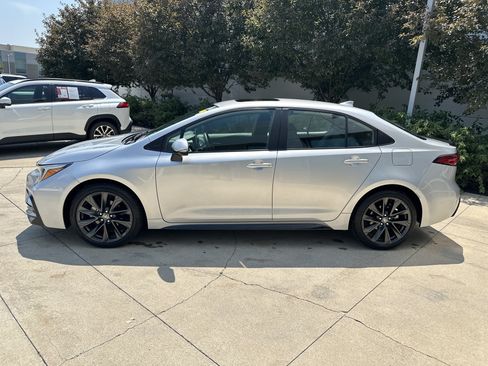Used 2024 Toyota Corolla XSE FWD image 9