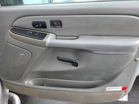 Used 2005 GMC Sierra 2500 SLT w/ Heavy-Duty Power Package image 12