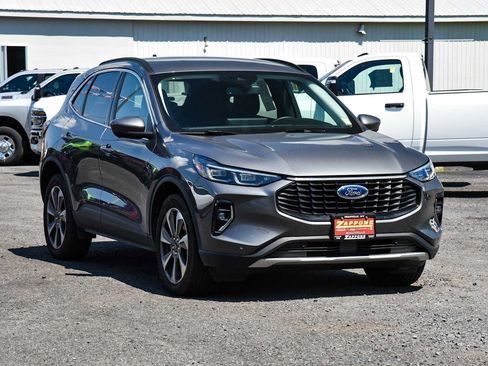 Used 2023 Ford Escape Platinum w/ Class II Trailer Tow Package AWD/4WD image 1