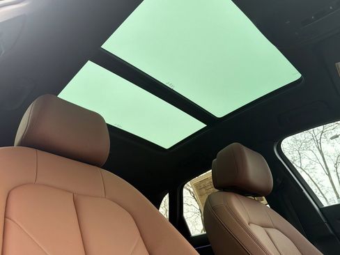 Used 2020 Audi Q3 2.0T Prestige w/ Prestige Package image 21