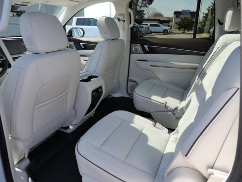 New 2026 Buick Enclave Avenir w/ Super Cruise Package AWD/4WD image 41