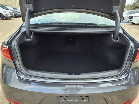 Used 2019 Kia Cadenza Technology image 29