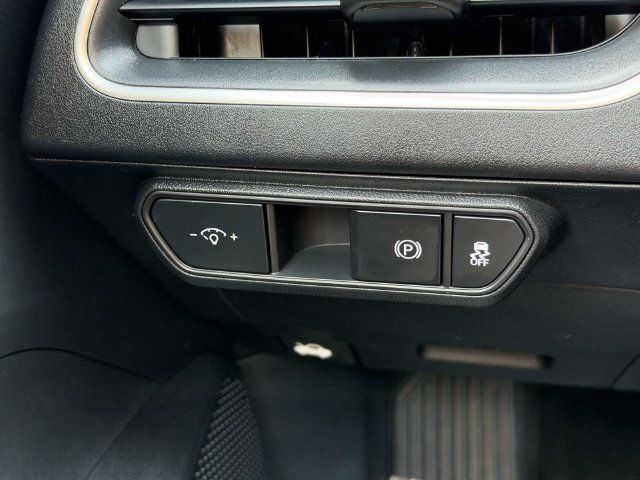 Used 2025 Kia K4 FWD image 25