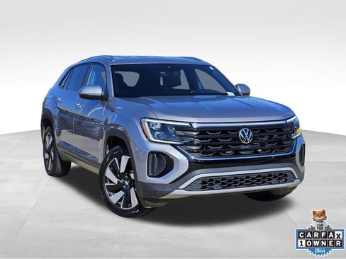 Used 2024 Volkswagen Atlas Cross Sport SE image 1