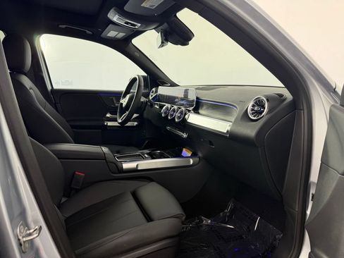 Certified 2025 Mercedes-Benz GLB 250 4MATIC image 13
