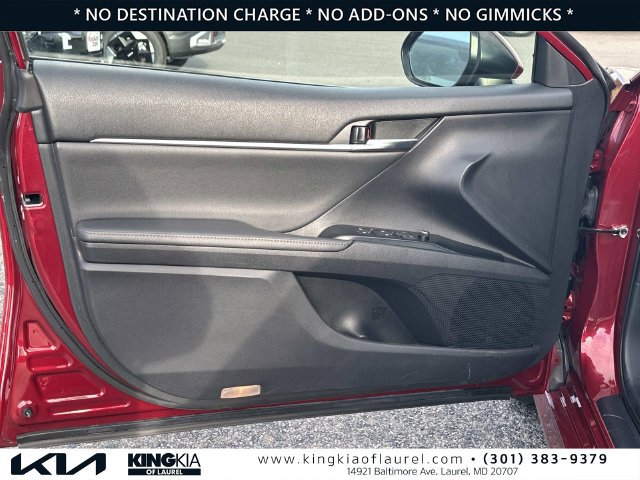 Used 2020 Toyota Camry XLE FWD image 19