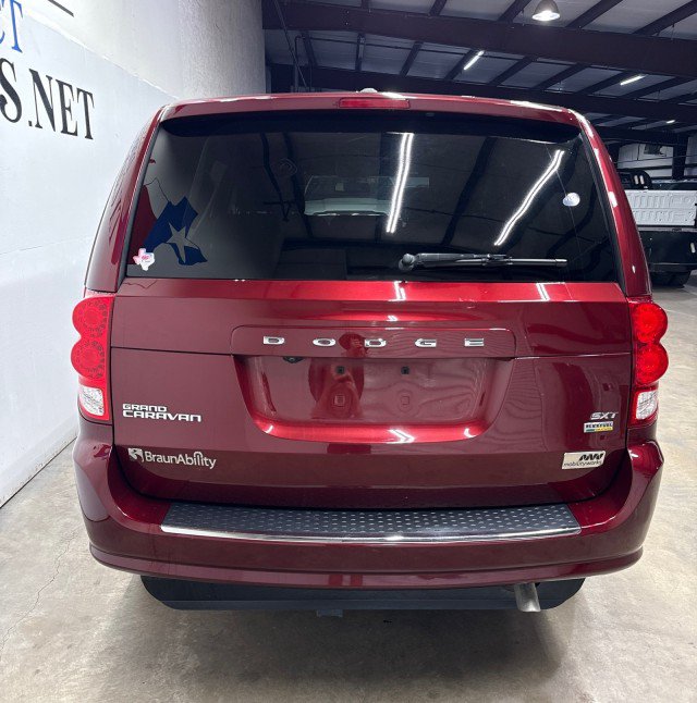 Used 2019 Dodge Grand Caravan SXT FWD image 9