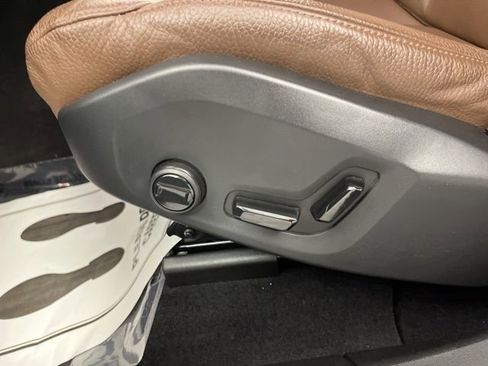 Used 2023 Volvo XC60 B5 Plus w/ Protection Package Premier image 31