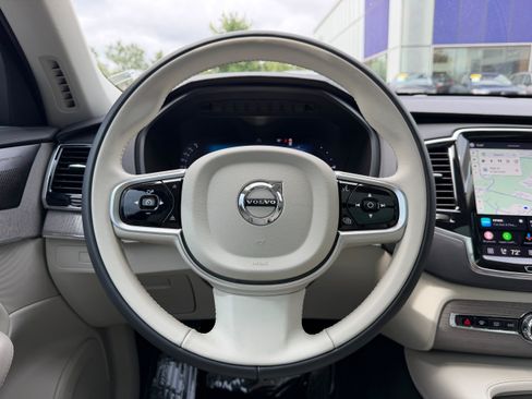 Certified 2025 Volvo XC90 T8 Ultra w/ Protection Package Premier AWD/4WD image 17