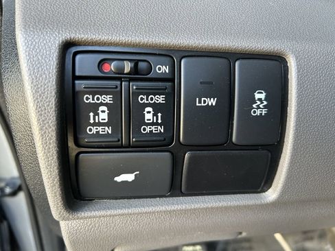 Used 2017 Honda Odyssey EX-L image 4