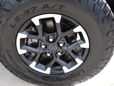 Used 2024 Jeep Wrangler Unlimited Rubicon 4xe AWD/4WD image 48