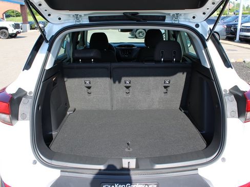 Used 2023 Chevrolet TrailBlazer LS FWD image 29