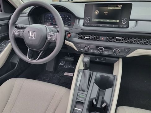 Used 2023 Honda Accord EX image 27