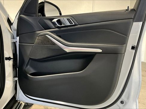 Used 2023 BMW X5 sDrive40i w/ Premium Package image 23