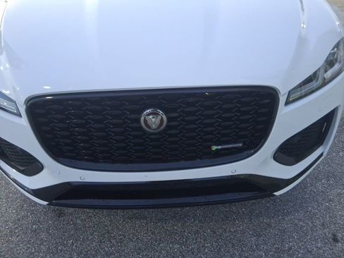 Used 2023 Jaguar F-PACE R-Dynamic S image 3