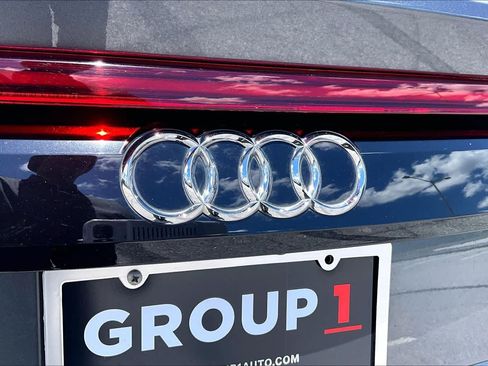 Used 2019 Audi Q8 Prestige w/ Year 1 Package AWD/4WD image 10