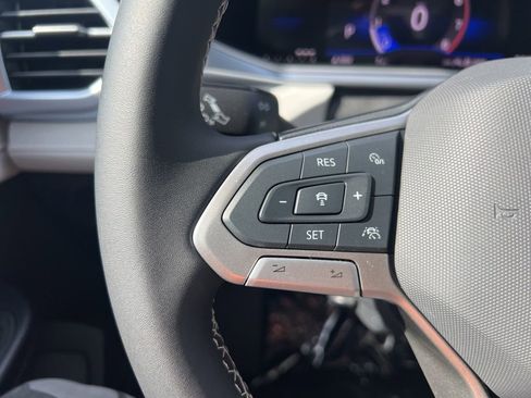 New 2025 Volkswagen Taos SE image 26