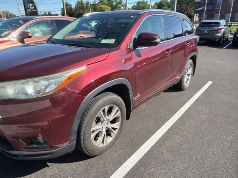 Used 2015 Toyota Highlander XLE AWD/4WD image 4