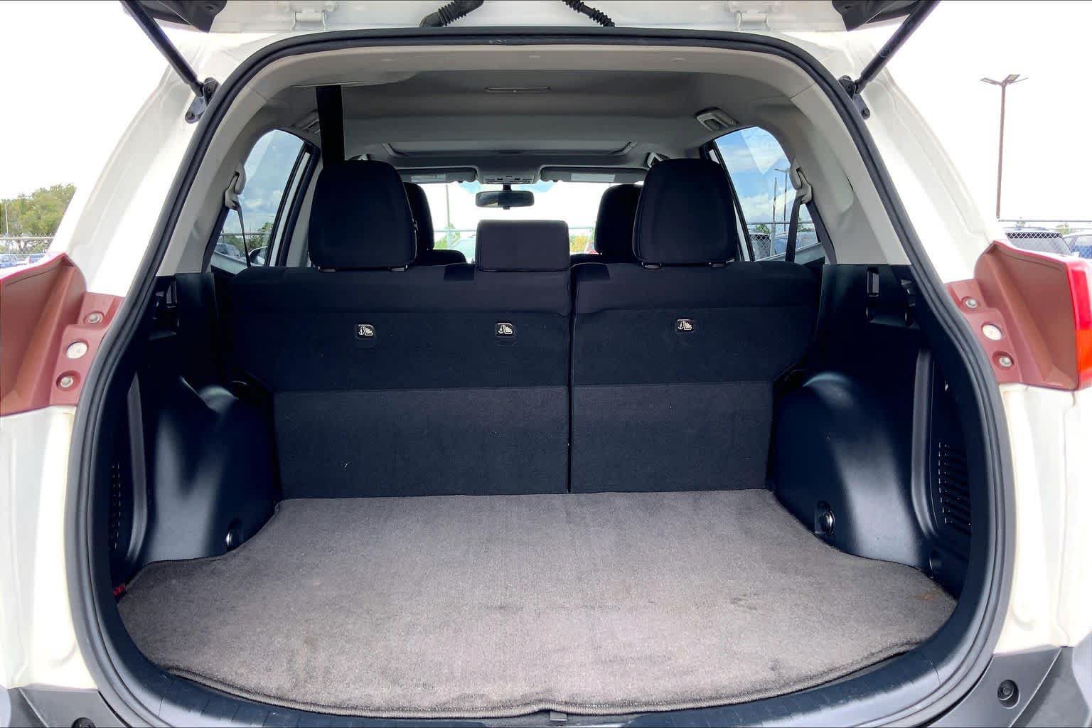 Used 2013 Toyota RAV4 XLE FWD image 34