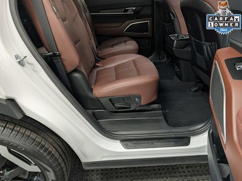 Certified 2024 Kia Telluride EX w/ EX Captain's Chair Package AWD/4WD image 27