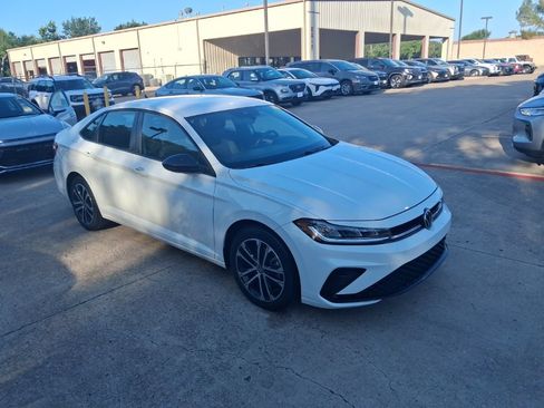 Used 2025 Volkswagen Jetta Sport FWD image 6