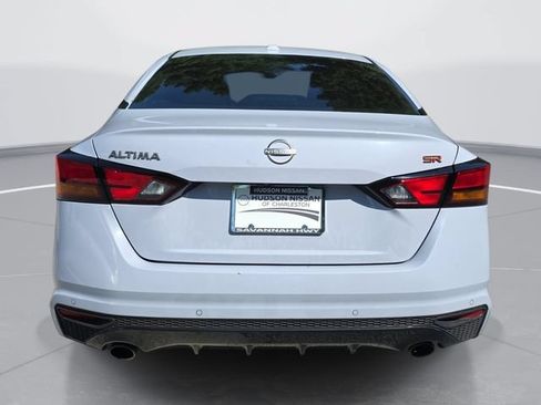 Used 2024 Nissan Altima 2.5 SR w/ SR Premium Package FWD image 5