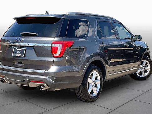 Used 2018 Ford Explorer XLT w/ Equipment Group 202A FWD image 14