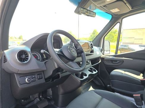 New 2025 Mercedes-Benz Sprinter 2500 image 20