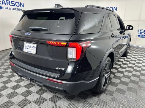 Used 2025 Ford Explorer ST-Line w/ ST-Line Street Pack AWD/4WD image 6