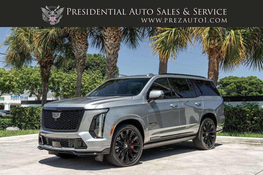 Used 2026 Cadillac Escalade V w/ LPO, ONYX Package AWD/4WD image 1