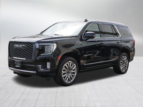 Used 2024 GMC Yukon Denali Ultimate AWD/4WD image 3