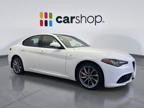 Used 2022 Alfa Romeo Giulia Ti AWD/4WD image 7