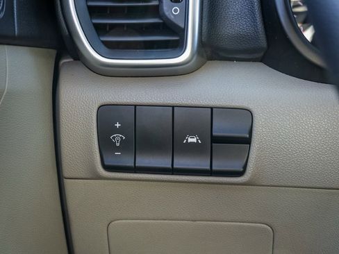 Used 2022 Kia Sportage LX image 32