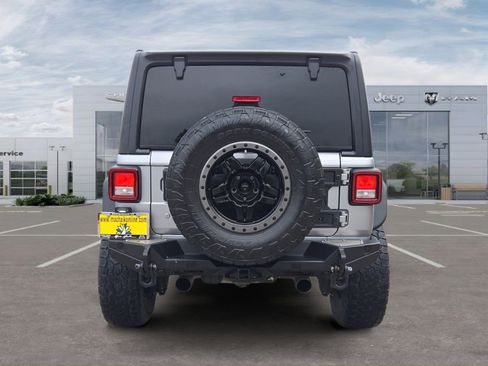 Used 2018 Jeep Wrangler Unlimited Sport AWD/4WD image 4