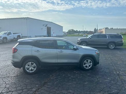 Used 2024 GMC Terrain SLE AWD/4WD image 6