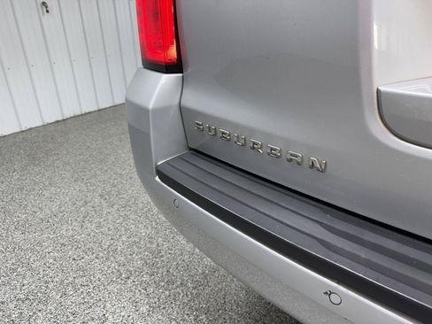 Used 2018 Chevrolet Suburban LT AWD/4WD image 8