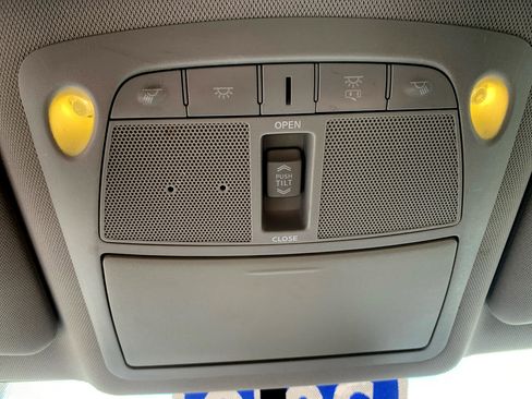 Used 2018 Nissan Rogue SV w/ Sun & Sound Touring Package image 26