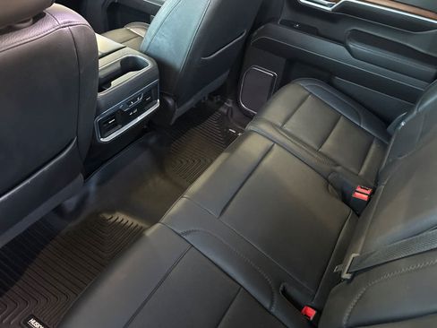 Used 2022 GMC Sierra 1500 Denali w/ Denali Carbonpro Edition AWD/4WD image 4