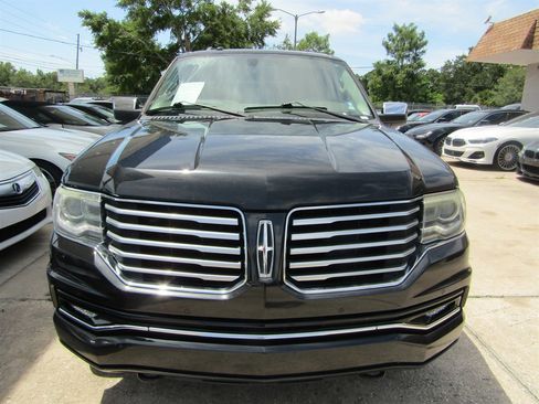 Used 2015 Lincoln Navigator 2WD image 2