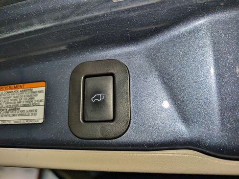 Used 2017 Toyota Sienna XLE image 22