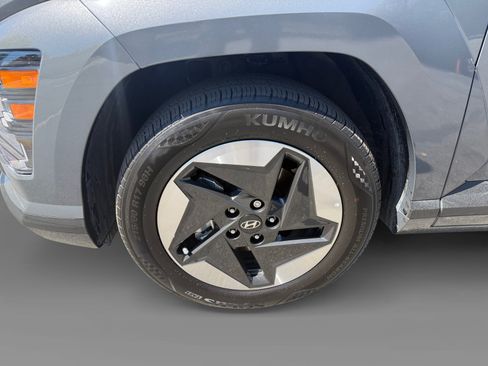 Certified 2025 Hyundai Kona SEL FWD image 9