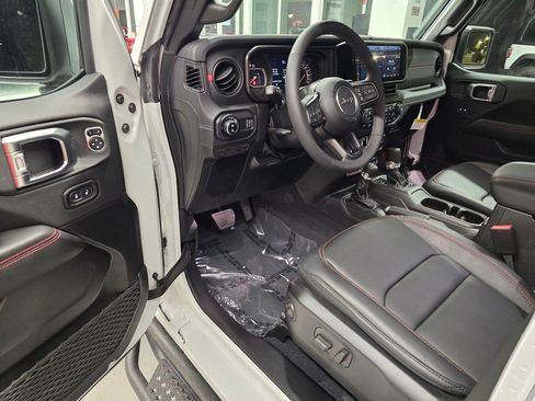Certified 2026 Jeep Gladiator Rubicon AWD/4WD image 18