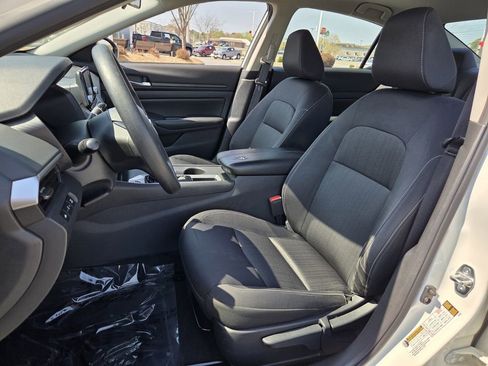 Used 2022 Nissan Altima 2.5 S image 5