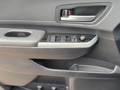 Used 2025 Toyota Sienna XLE Woodland Edition image 26