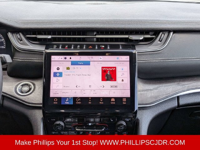 Used 2021 Jeep Grand Cherokee L Limited AWD/4WD image 16